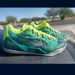 These are the Kobe 9s 2014 Easter Edition size 14 Nikes